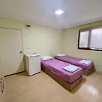 Orange Camp Camping